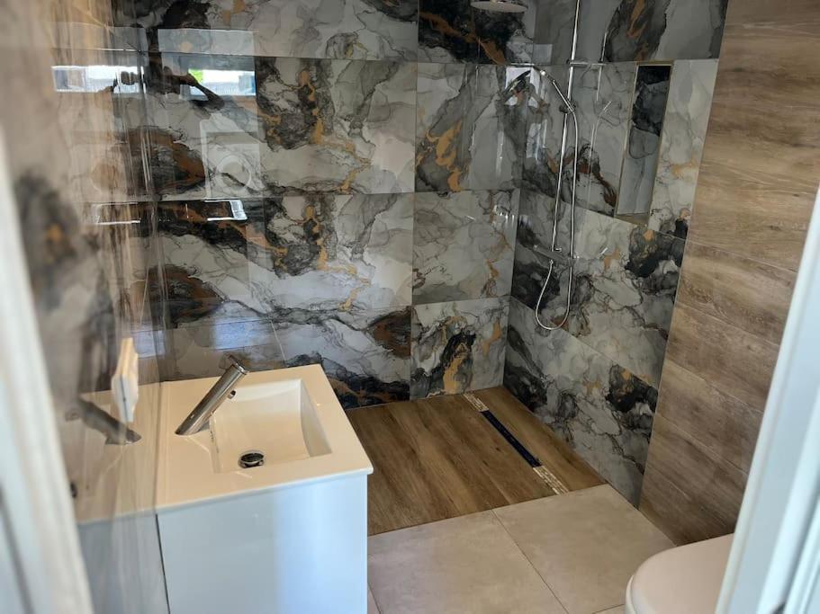 Maisonnette Avec Terrasse Avec Spa Privatif Lutterbach Ngoại thất bức ảnh